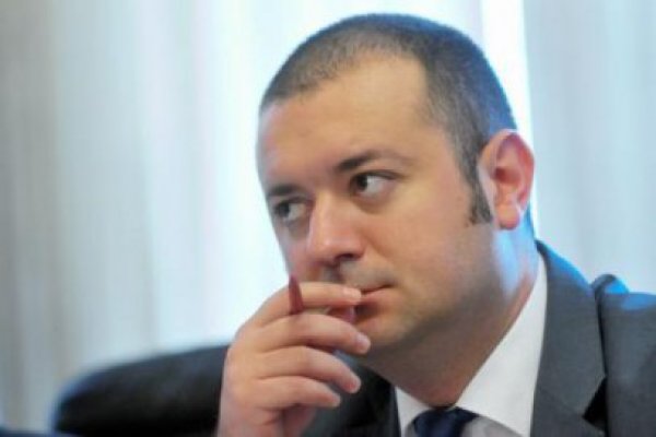 Scutaru: Câte declaraţii mai trebuie să facă Vona Gabor, acasă la noi, pentru a fi declarat indezirabil?